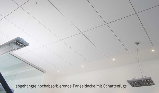 abgehängte Paneeldecke mit Schattenfugen